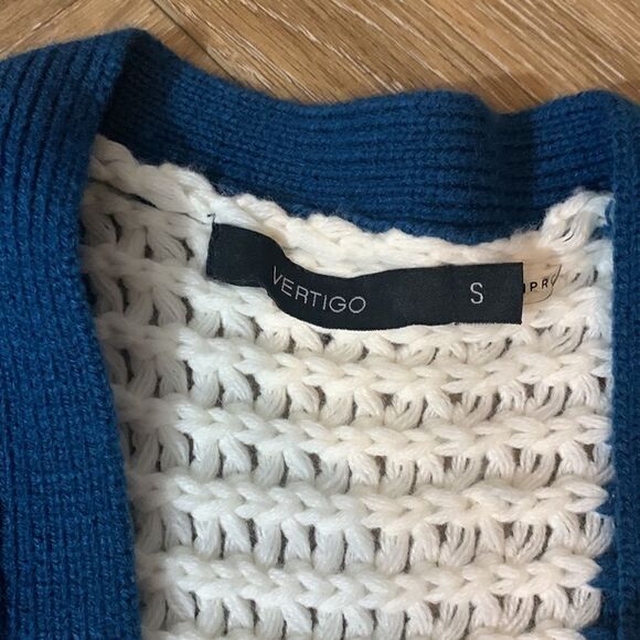 Vertigo Cardigan - Picture 3 of 5